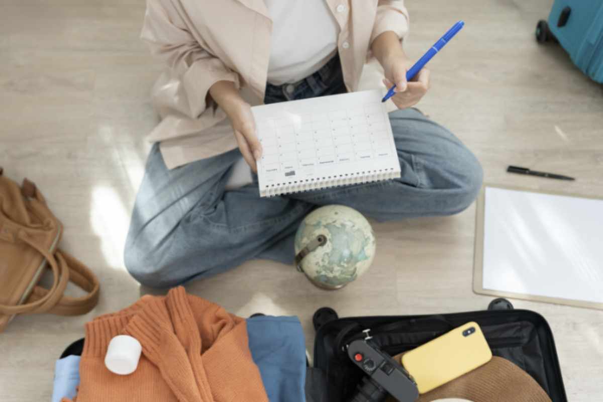 Per sfruttare al meglio i ponti del 2026, la parola d’ordine è pianificazione. Utilizzare solo 4 giorni di ferie per ottenere 23 giorni