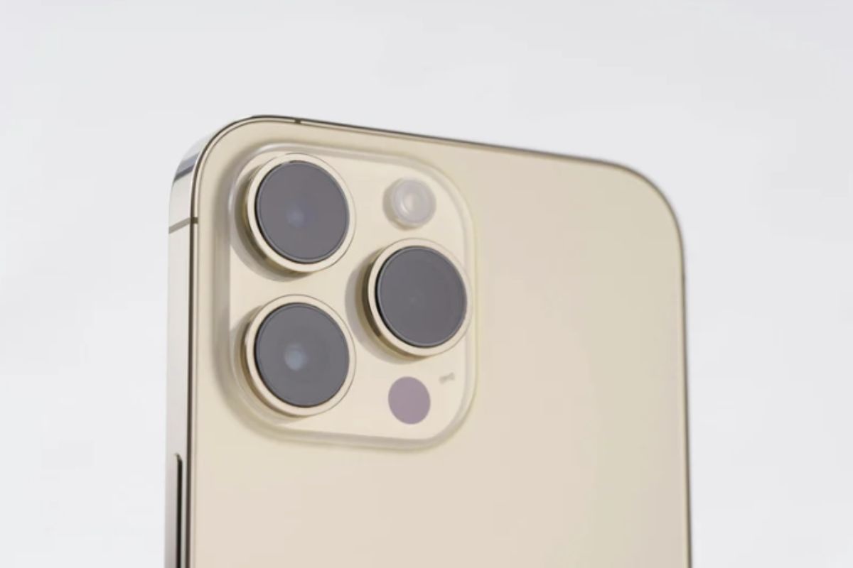 L’iPhone 16 rappresenta un equilibrio ideale tra prestazioni e prezzo. È dotato di un display Super Retina XDR da 6,1 pollici, tecnologia ProMotion
