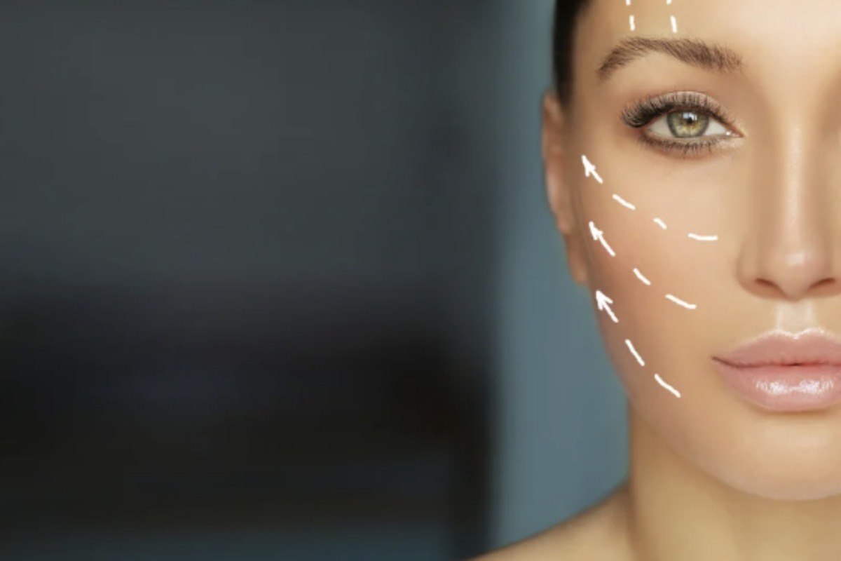 Tra le tendenze più apprezzate e accessibili per un effetto ringiovanente immediato c’è senza dubbio il trucco effetto lifting