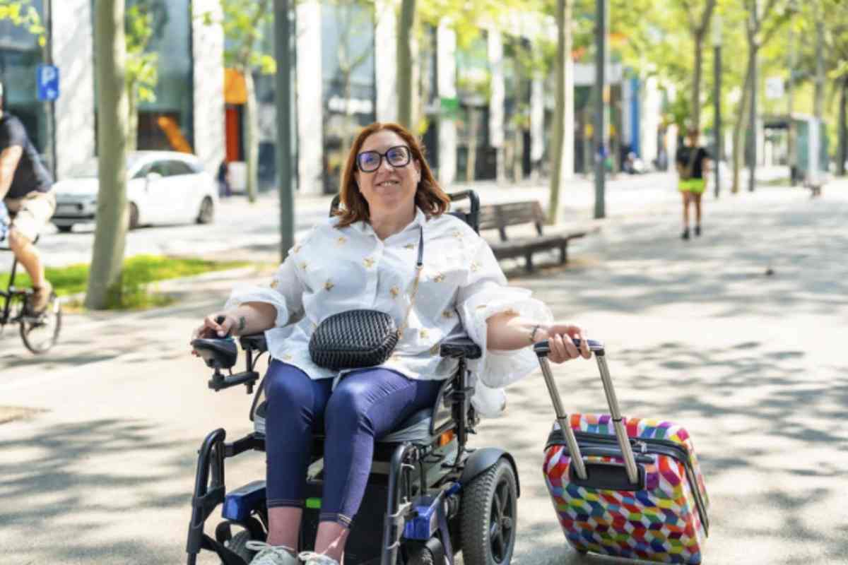 Oltre ai traghetti, la Legge 104 prevede agevolazioni per vari mezzi di trasporto. Ad esempio, Trenitalia offre la CartaBlu Legge 104,