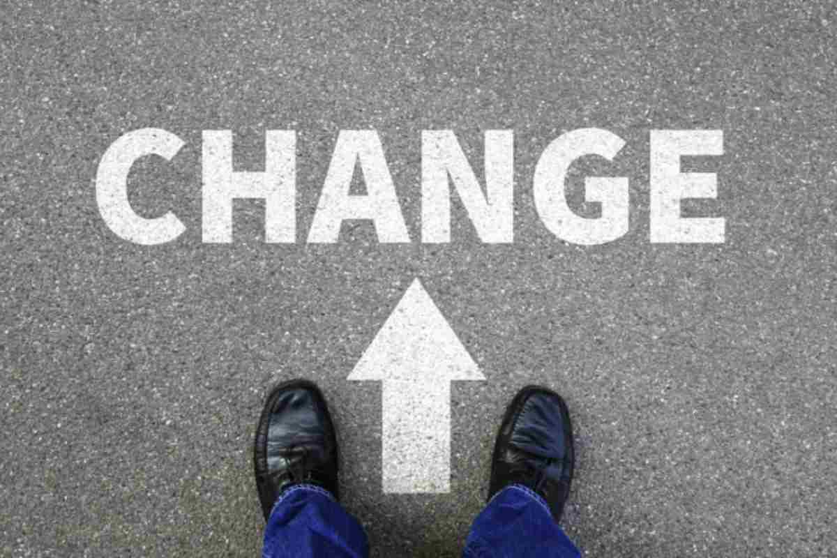 Nel contesto più ampio della riflessione sulla vita e sul cambiamento, la Chiesa cattolica continua a ribadire l’importanza della valorizzazione